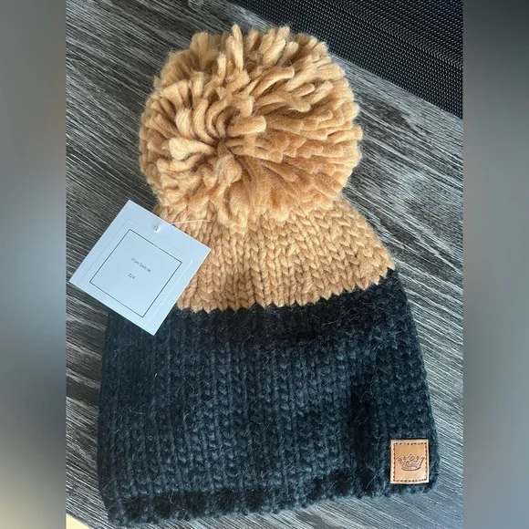 Black and Tan Pom Beanie - Picture 3 of 6